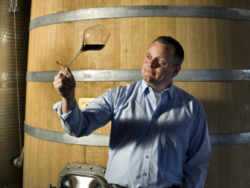 Foto: Oliver Bauer ursprünglich "Flying Winemaker", heute im rumänischen Dragasani. 